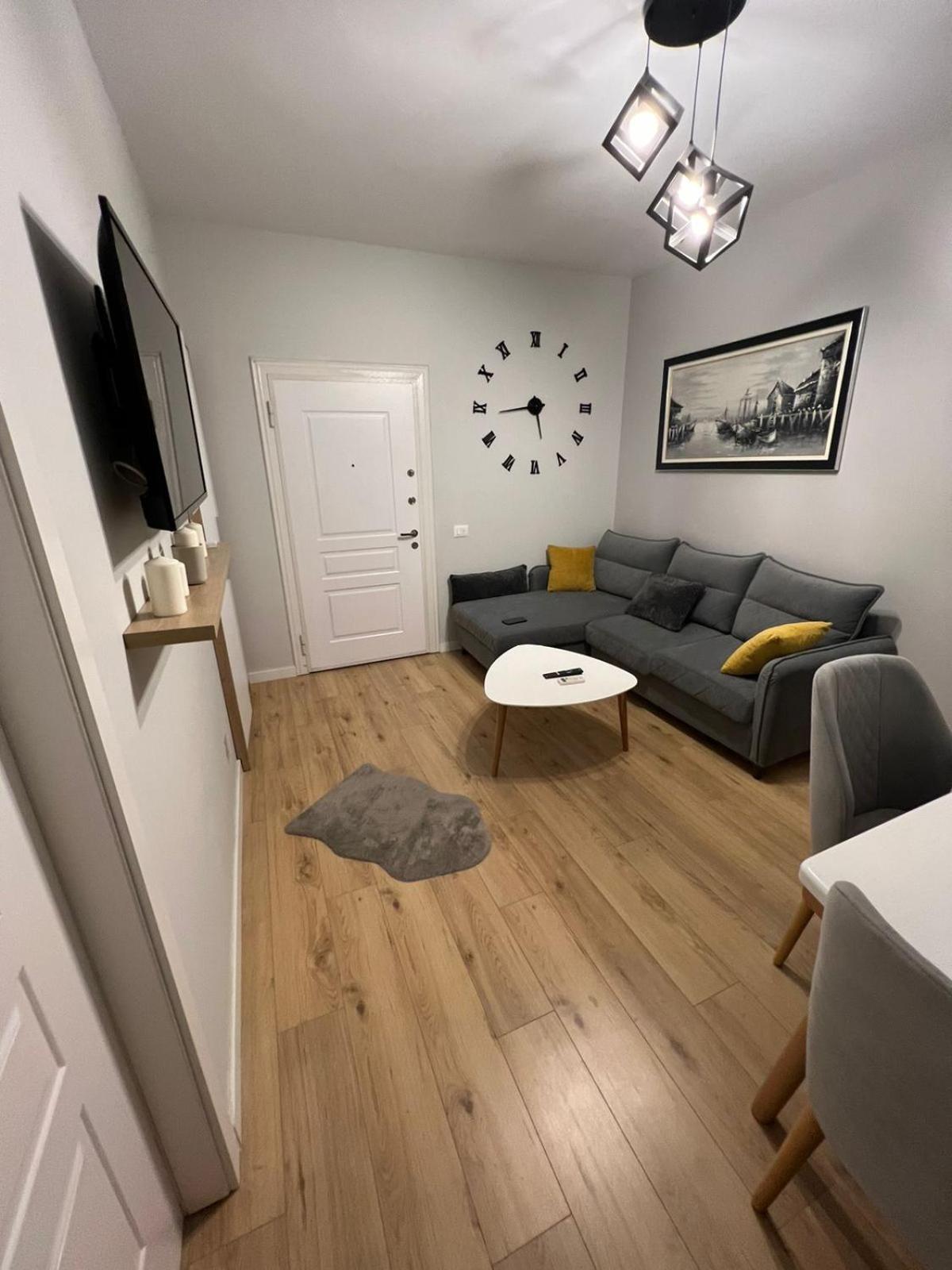 Apartment Ring Center Downtown