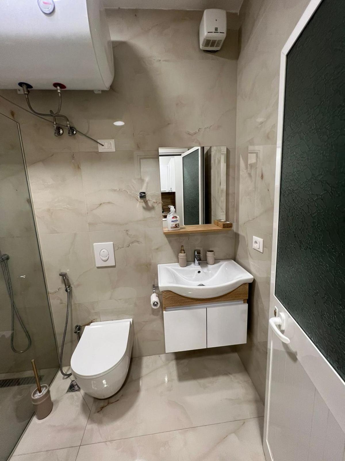 Ring Center Downtown Apartment Tirana